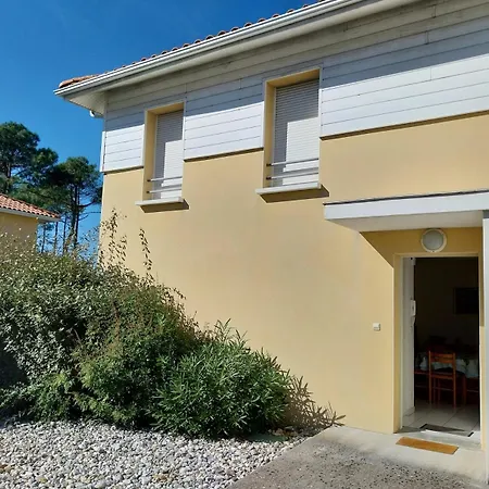 4-person Duplex House, 2-star Rating *